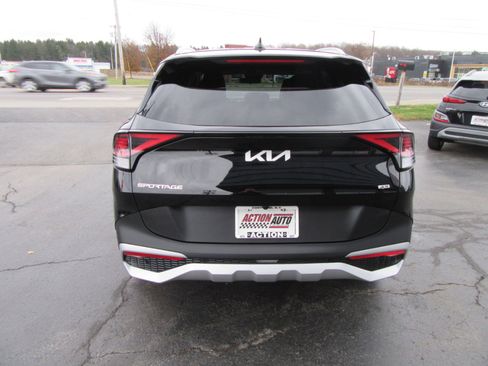 Used 2025 Kia Sportage EX image 9