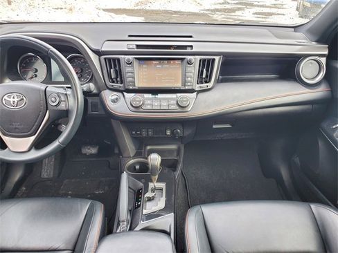 Used 2016 Toyota RAV4 SE image 13