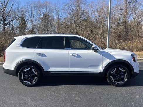 New 2025 Kia Telluride S image 6