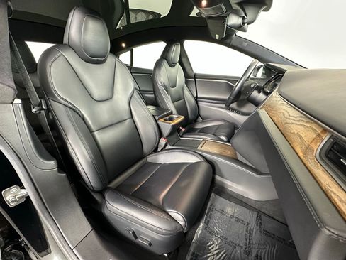 Used 2020 Tesla Model S Long Range Plus image 9