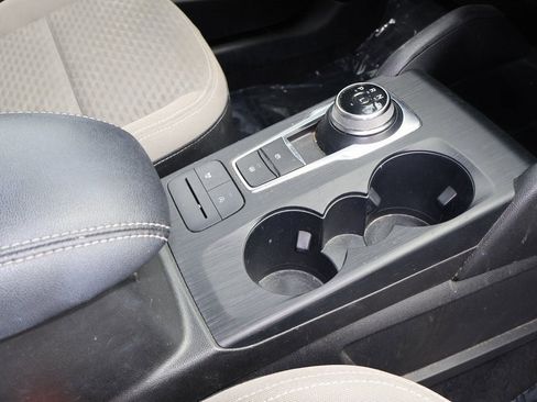 Used 2022 Ford Escape SE image 10