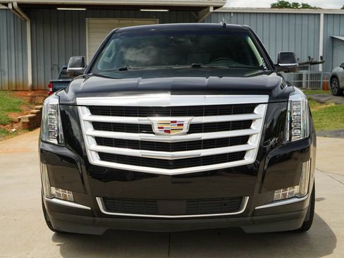 Used 2019 Cadillac Escalade Premium Luxury AWD/4WD image 17