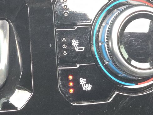 Used 2022 GMC Sierra 1500 AT4 w/ AT4 Premium Package image 7