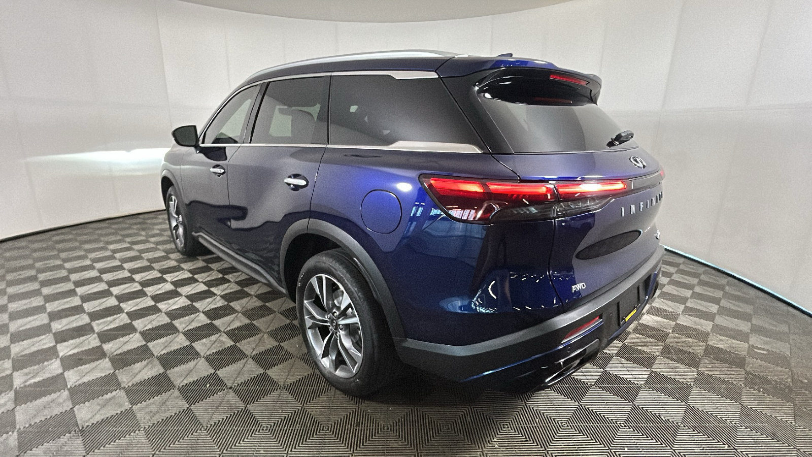 Used 2024 INFINITI QX60 Luxe AWD/4WD image 4