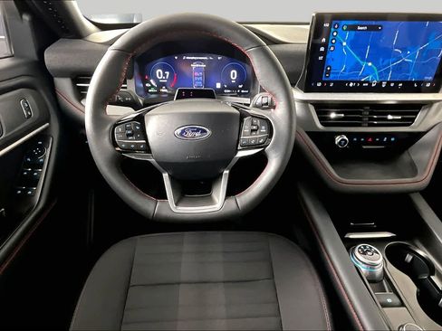 Used 2025 Ford Explorer ST-Line RWD image 6