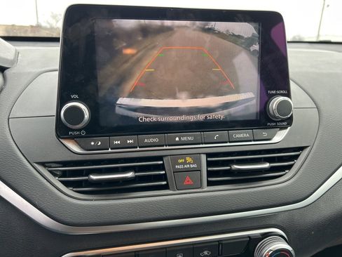 Used 2022 Nissan Altima 2.5 SV image 9