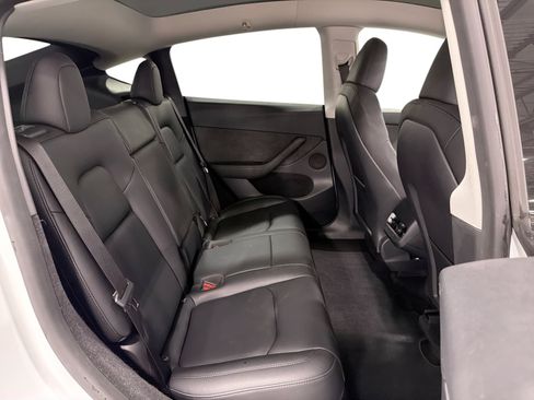 Certified 2023 Tesla Model Y Long Range AWD/4WD image 22