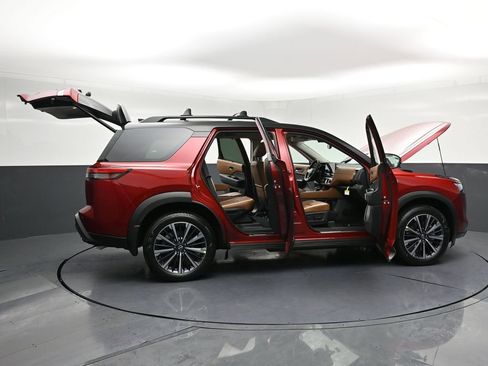 New 2026 Nissan Pathfinder Platinum image 39