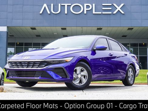 Used 2024 Hyundai Elantra SE FWD image 1
