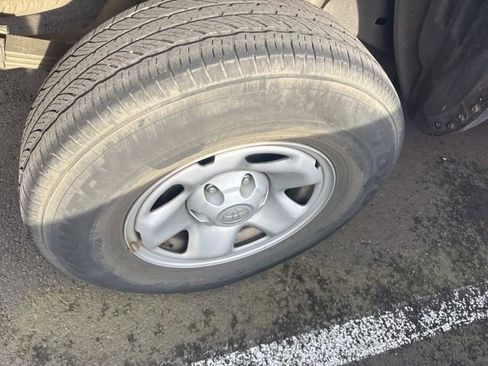 Used 2022 Toyota Tacoma SR image 9