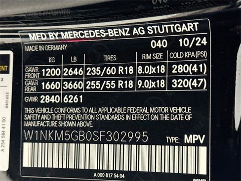 Used 2025 Mercedes-Benz GLC 350e 4MATIC w/ Advanced USB Package image 34