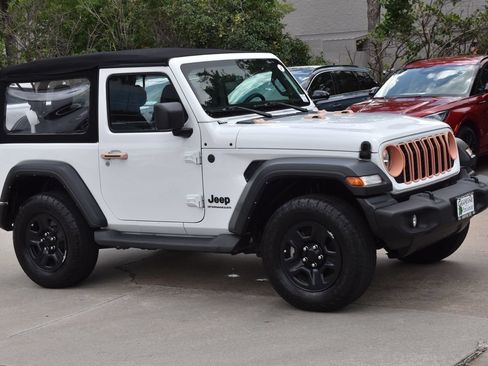 Used 2024 Jeep Wrangler Sport AWD/4WD image 5