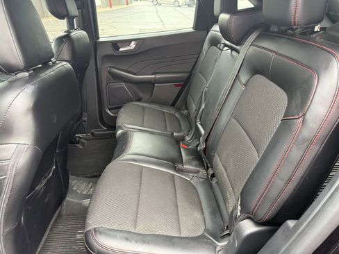 Used 2024 Ford Escape ST-Line Select w/ Tech Pack #1 AWD/4WD image 9
