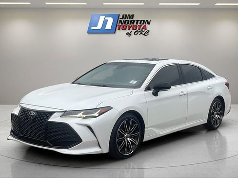 Used 2022 Toyota Avalon Touring image 1
