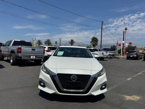 Used 2019 Nissan Altima 2.5 SV FWD image 14