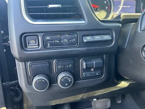 Used 2021 Chevrolet Tahoe High Country w/ Premium Package RWD image 17