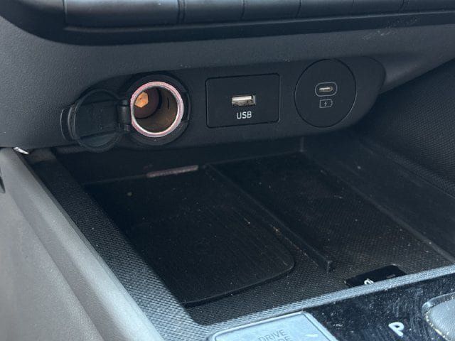 Used 2025 Hyundai Elantra SEL FWD image 18