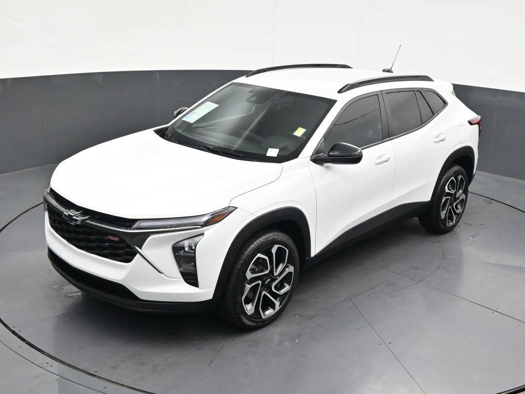 Used 2025 Chevrolet Trax RS FWD image 15