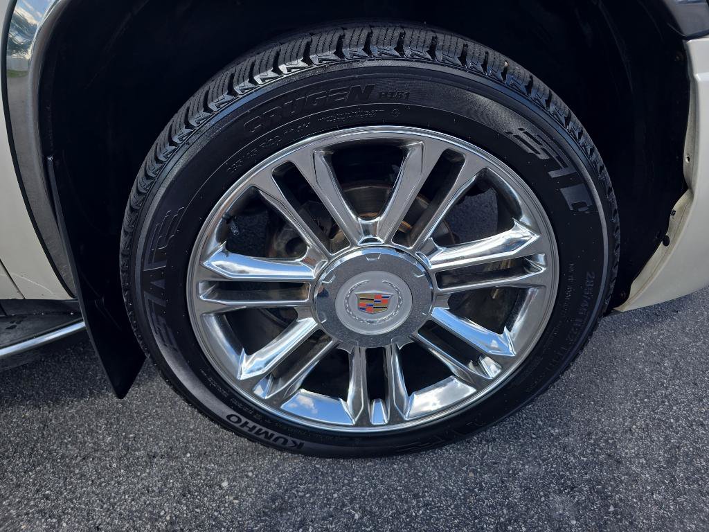 Used 2012 Cadillac Escalade ESV Luxury AWD/4WD image 31