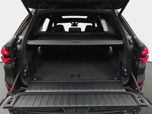 New 2026 BMW X5 M60i image 12