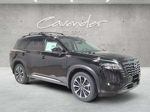 New 2026 Nissan Pathfinder Platinum image 2