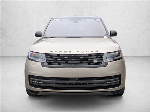 Used 2023 Land Rover Range Rover SE image 2