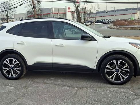 Certified 2022 Ford Escape SEL w/ SEL Stealth AWD Package image 9