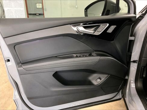 Used 2023 Audi Q4 e-tron Premium Plus w/ Premium Plus image 24