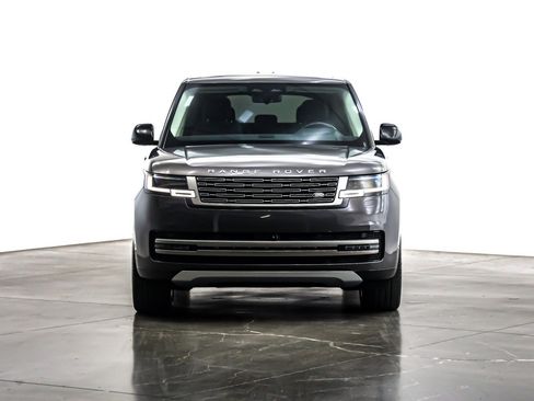 Used 2024 Land Rover Range Rover SE image 4