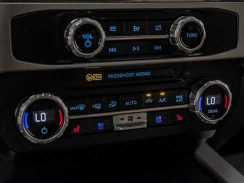 Used 2022 Ford F250 Lariat w/ Chrome Package image 26