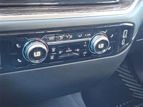 Used 2024 GMC Sierra 1500 SLE w/ Preferred Package image 19