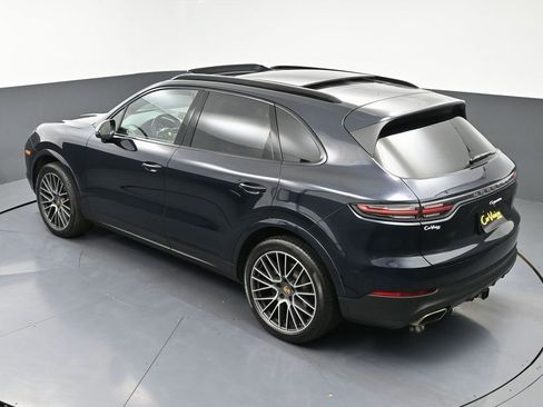 Used 2023 Porsche Cayenne Platinum Edition image 52