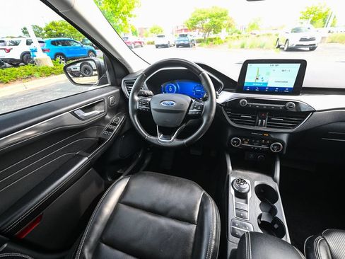 Used 2021 Ford Escape Titanium AWD/4WD image 32