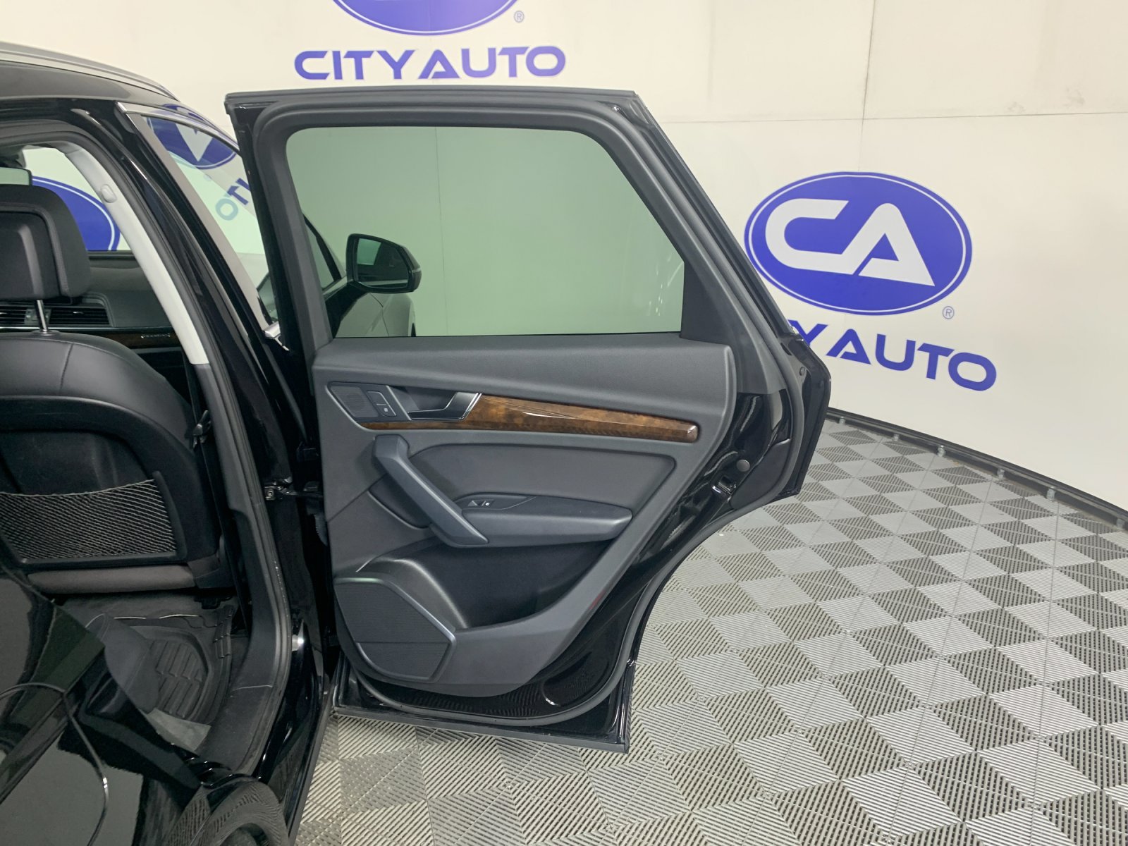 Used 2020 Audi Q5 2.0T Premium AWD/4WD image 35