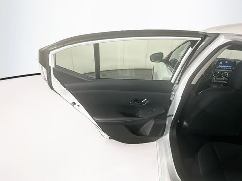 Used 2025 Nissan Sentra SV FWD image 25