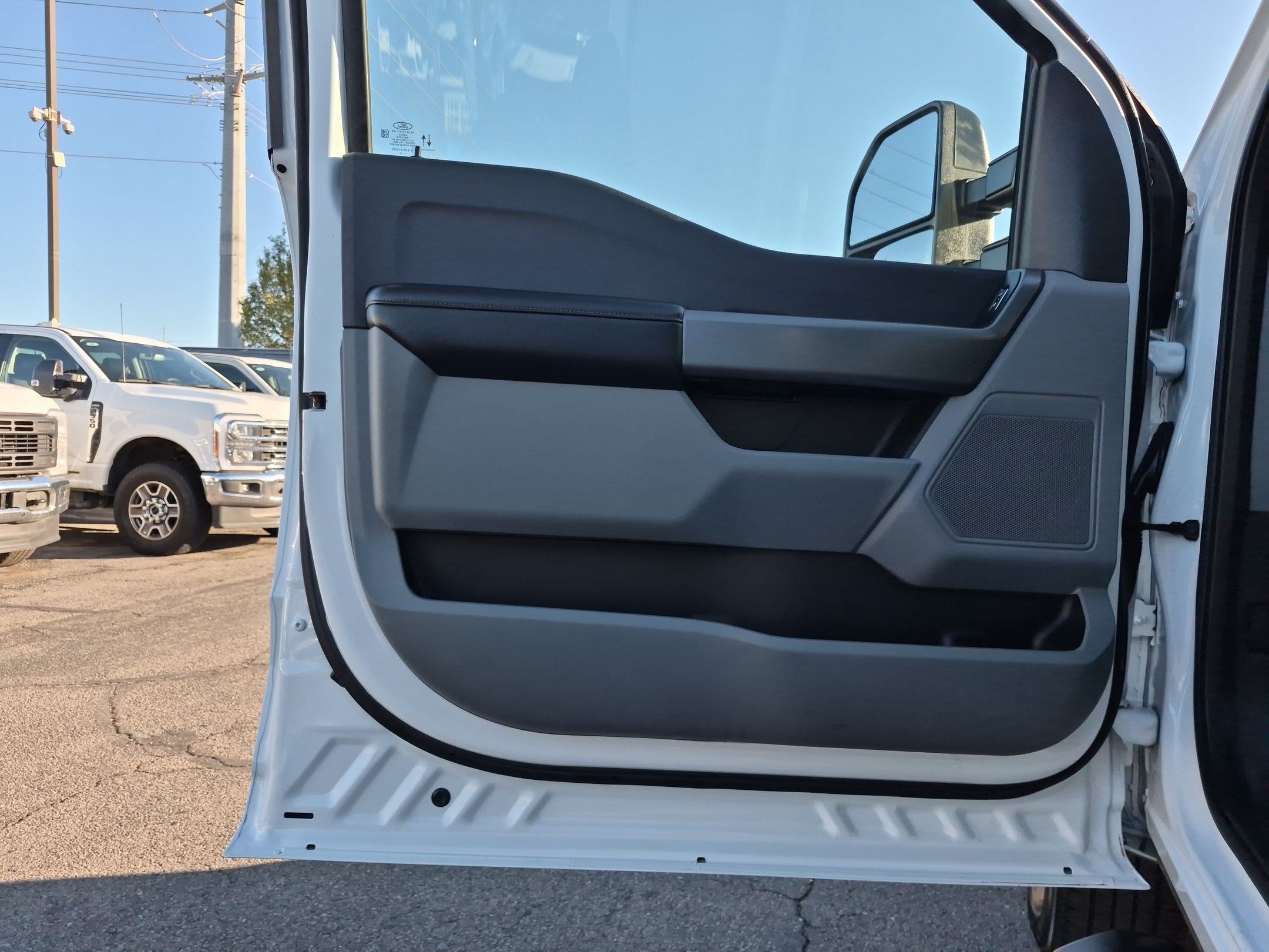 Used 2025 Ford F350 XLT AWD/4WD image 15
