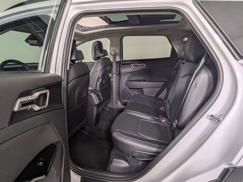 Used 2025 Kia Sportage EX w/ Premium Package FWD image 23