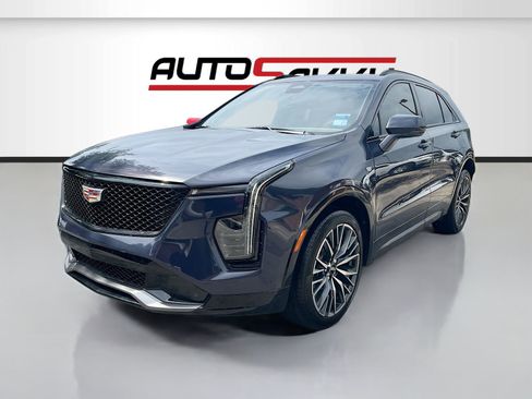 Used 2024 Cadillac XT4 Sport FWD image 3