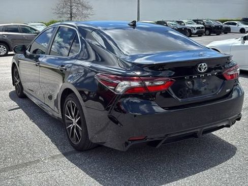 Used 2022 Toyota Camry SE FWD image 4