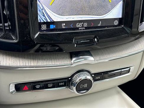 Certified 2023 Volvo XC60 B6 Ultimate w/ Protection Package Premier image 24