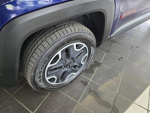 Used 2016 Jeep Renegade Trailhawk image 34