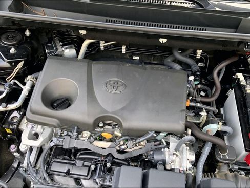 Used 2024 Toyota RAV4 XLE FWD image 30
