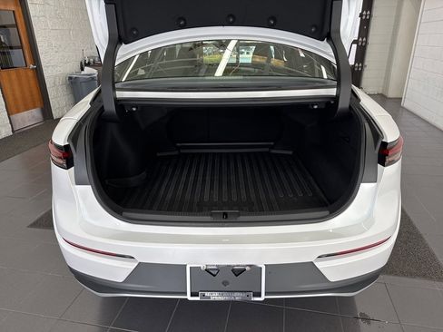 Used 2023 Toyota Crown XLE image 9