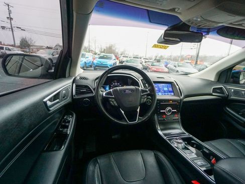 Used 2019 Ford Edge Titanium w/ Equipment Group 301A image 15