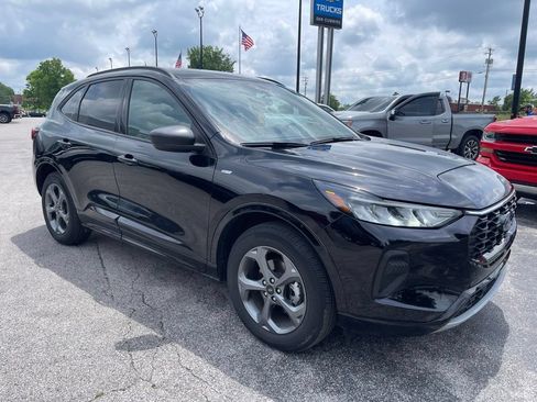Used 2024 Ford Escape ST-Line w/ Tech Pack #1 AWD/4WD image 2