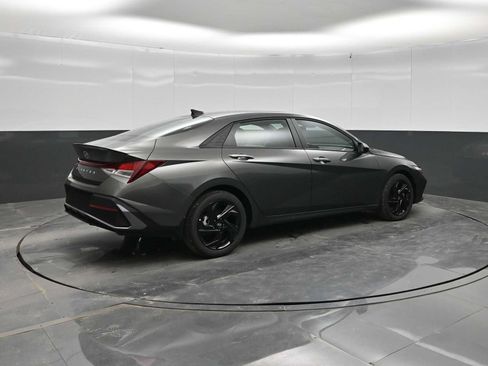 New 2026 Hyundai Elantra SEL Sport FWD image 8