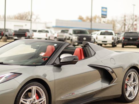 Used 2022 Chevrolet Corvette Stingray Preferred Conv image 9