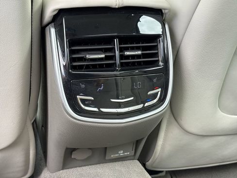 Used 2016 Cadillac XTS Platinum FWD image 23