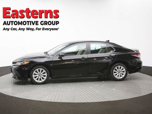 Used 2019 Toyota Camry LE FWD image 60