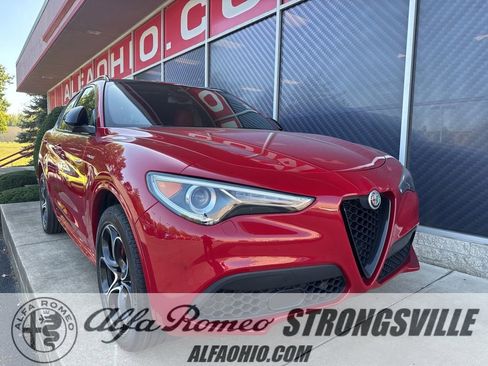 Used 2022 Alfa Romeo Stelvio Veloce image 1